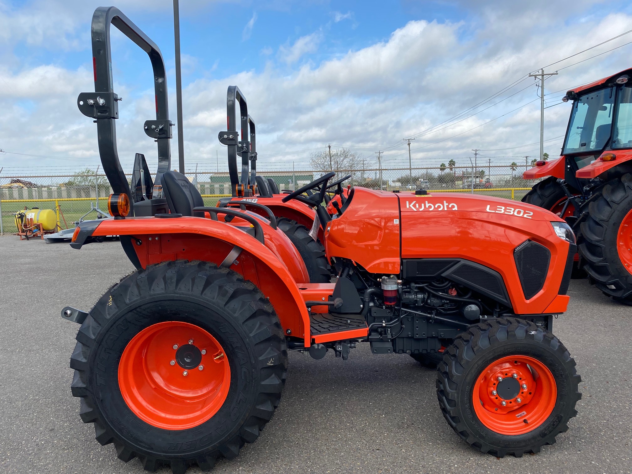 2022 Kubota L3302HST for sale in Edinburg, TX. Amigo Power Equipment